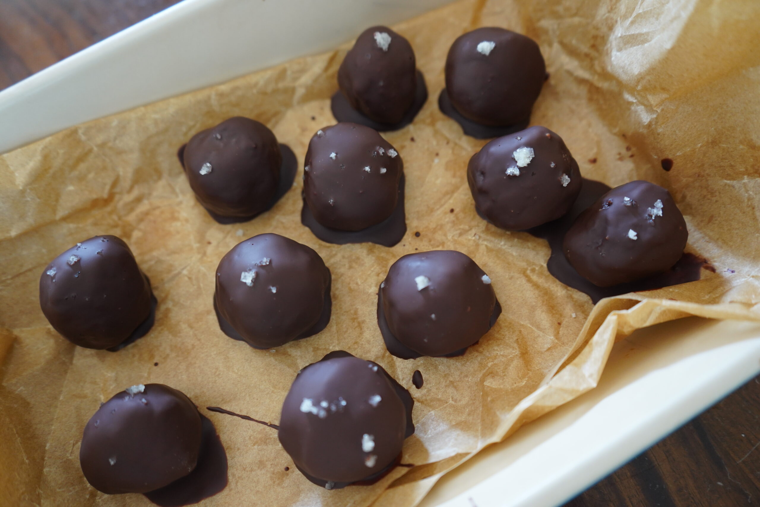chocolate date balls